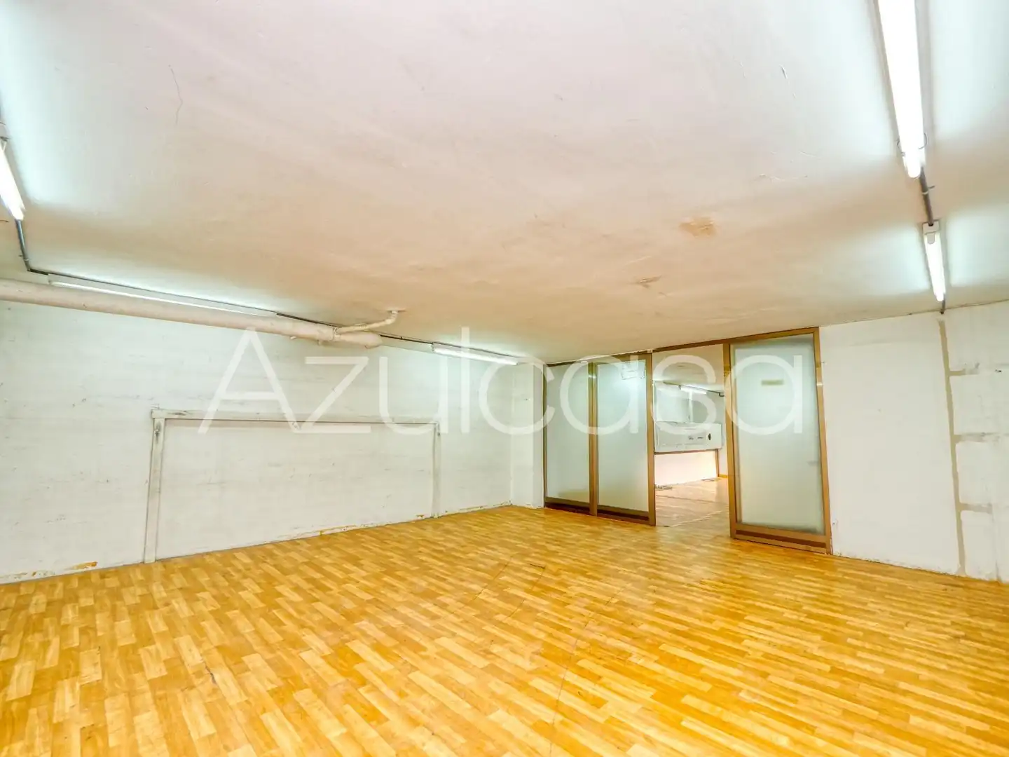 Commercial properties for sale in Alicante / Alacant  with Air Conditioner