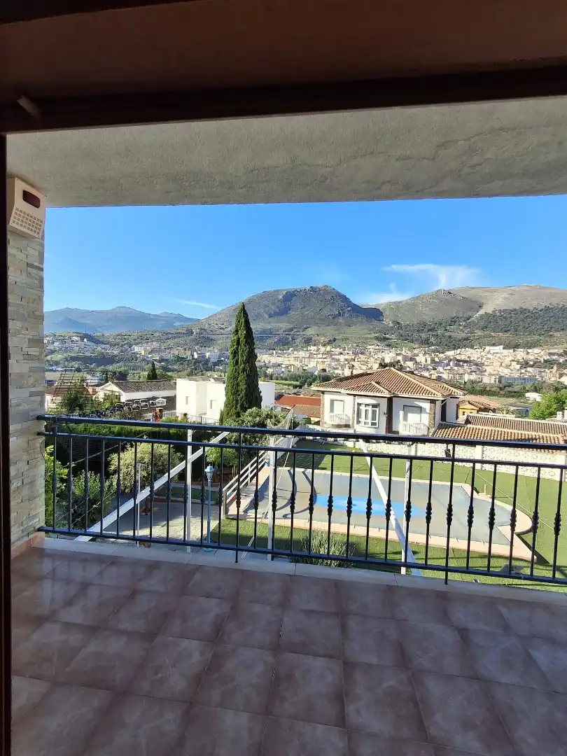 Außenansicht von Haus oder Chalet zum Verkauf in Loja mit Heizung, Privatgarten und Terrasse
