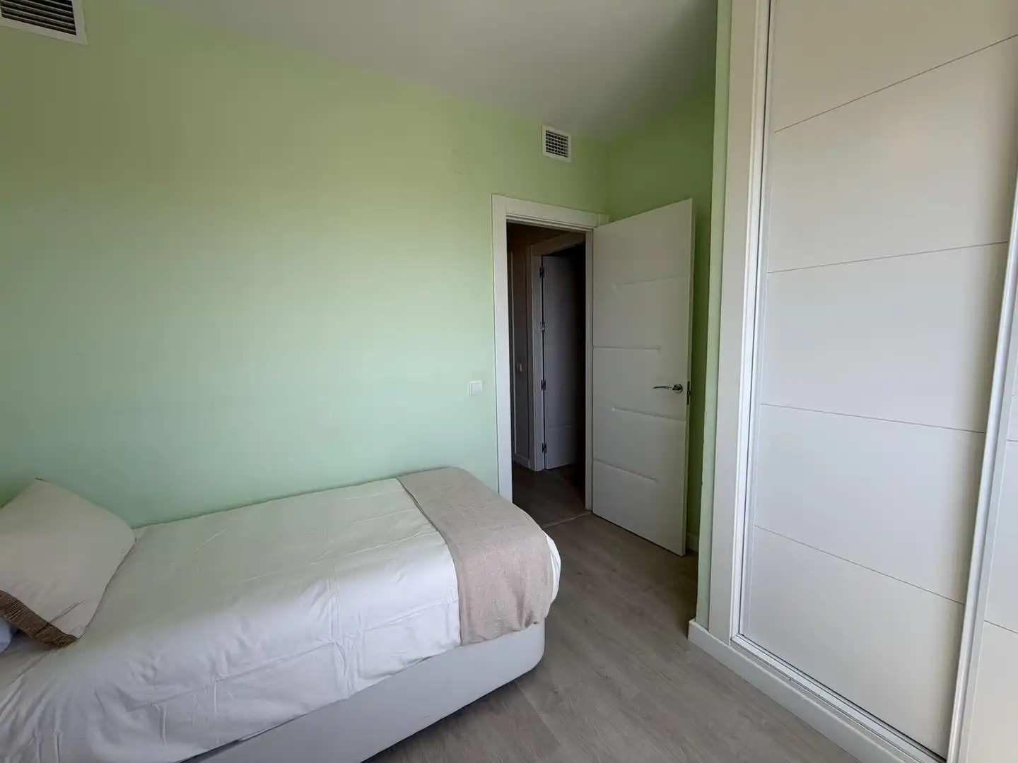 Habitación de Ático en venta en Benalmádena con Aire acondicionado, Calefacción y Jardín privado