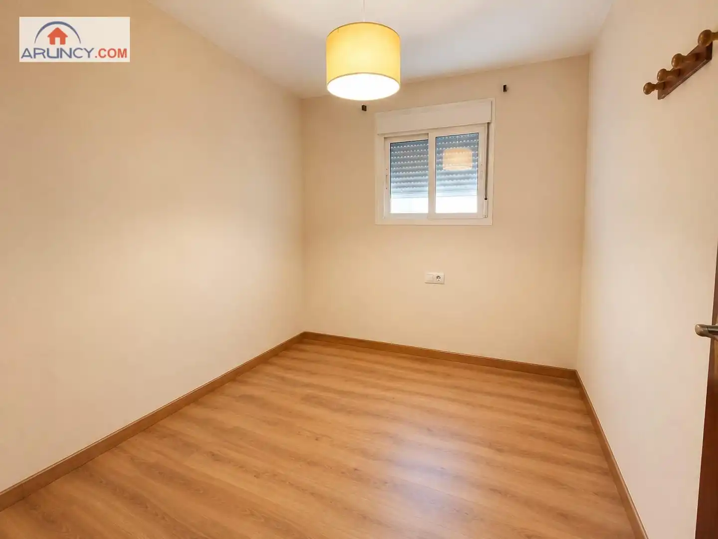 Habitación de Piso en venta en Sevilla con Aire acondicionado, Terraza y Amueblado