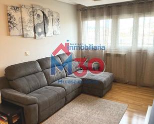 Sala d'estar de Apartament en venda en Miranda de Ebro amb Calefacció, Parquet i Traster