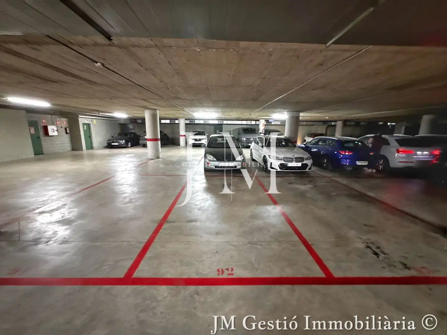 Parkplatz von Wohnung zum Verkauf in Terrassa mit Klimaanlage, Heizung und Parkett