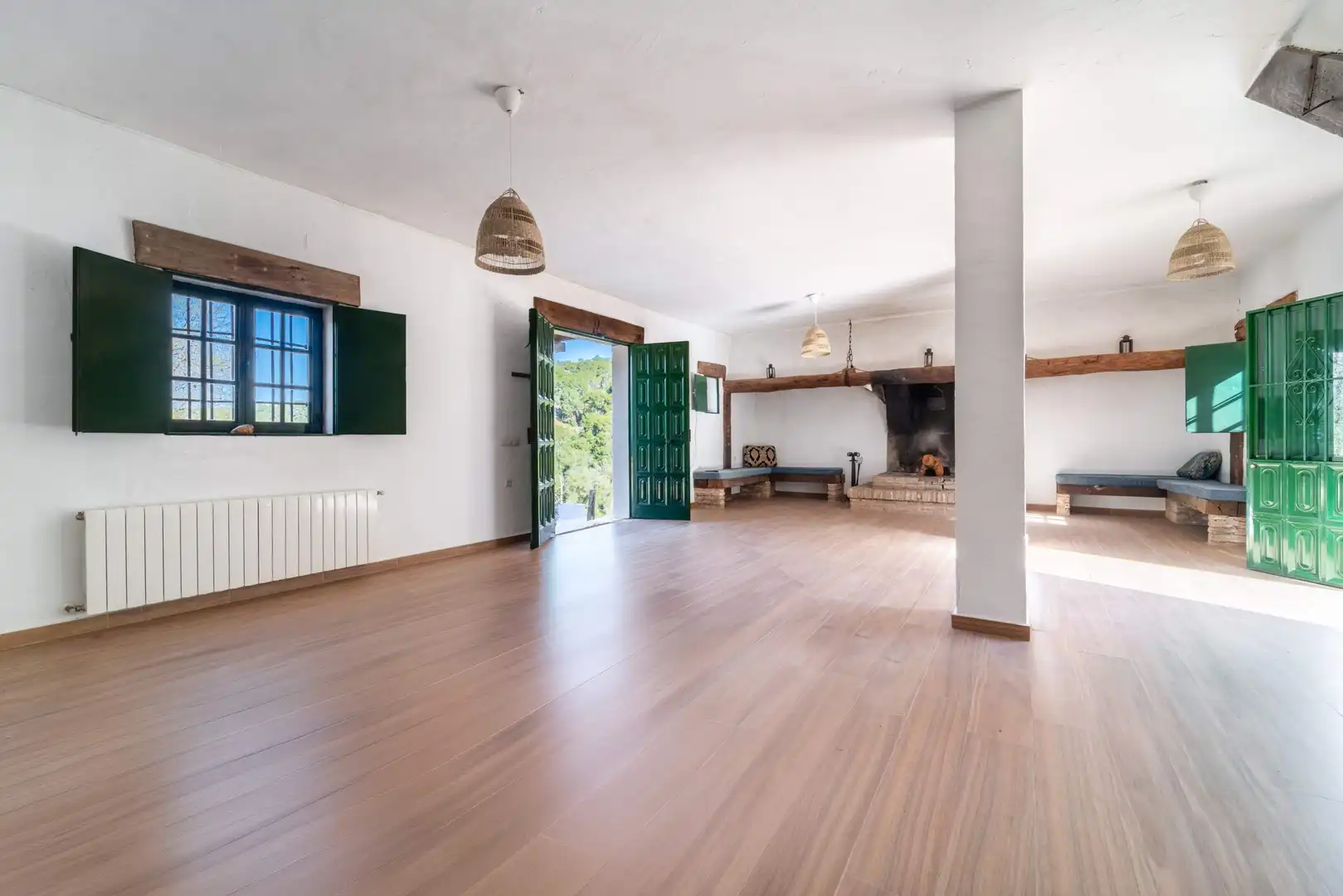 Villa mit Garten zum Verkauf in Montes de Malaga