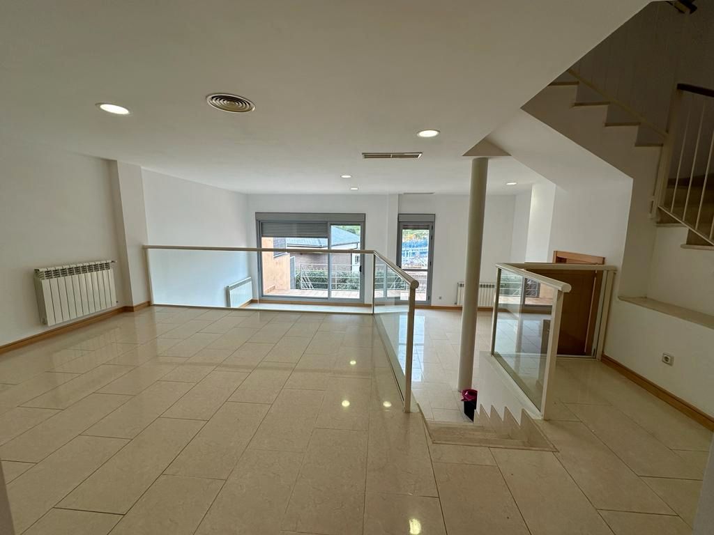 Single-family semi-detached for rent in Torrelodones  with Air Conditioner, Heating and Private garden