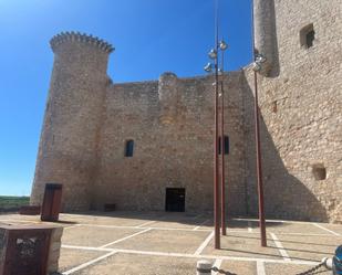 Vista exterior de Casa adosada en venda en Torija amb Terrassa