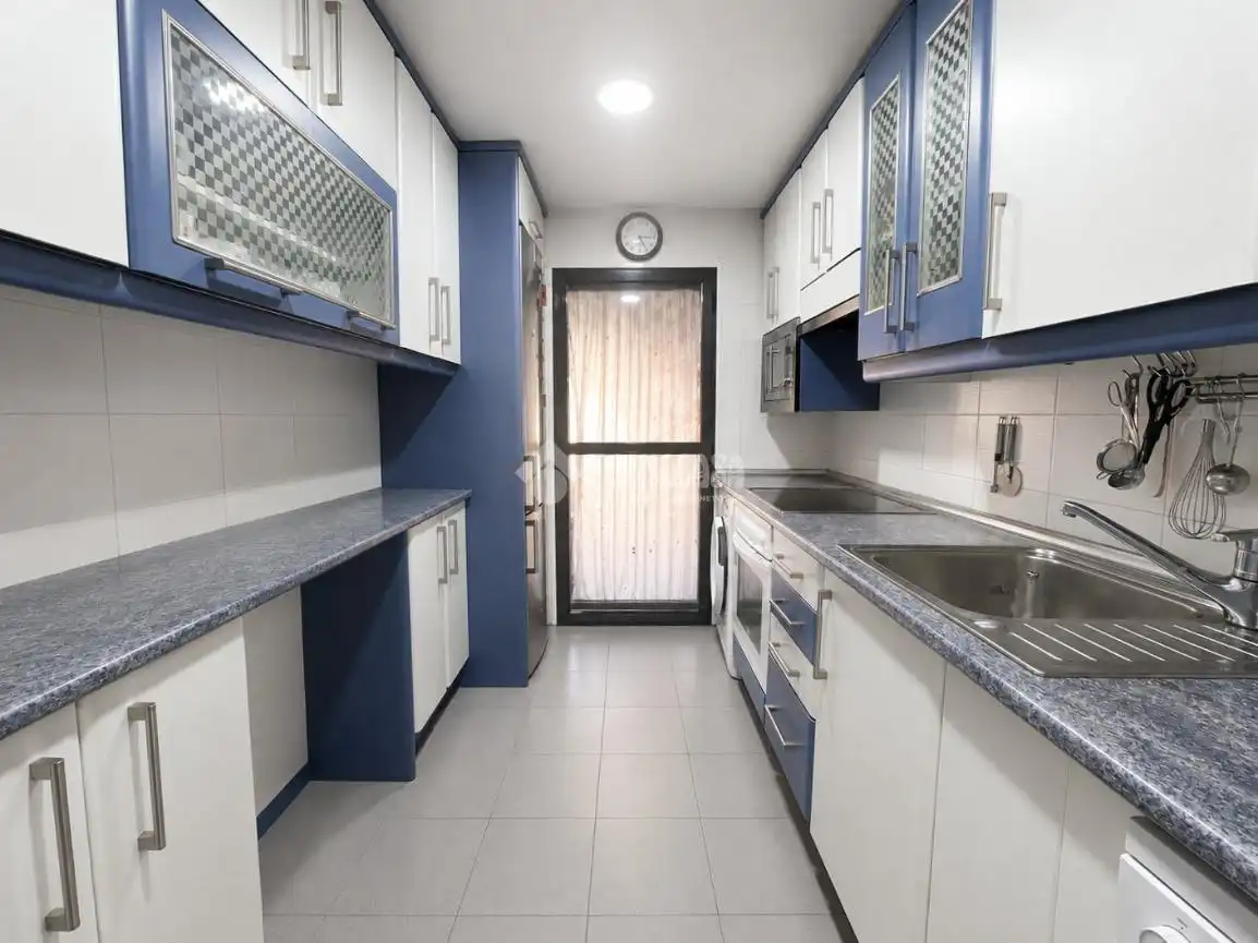 Cocina de Piso en venta en San Fernando de Henares con Aire acondicionado, Calefacción y Parquet