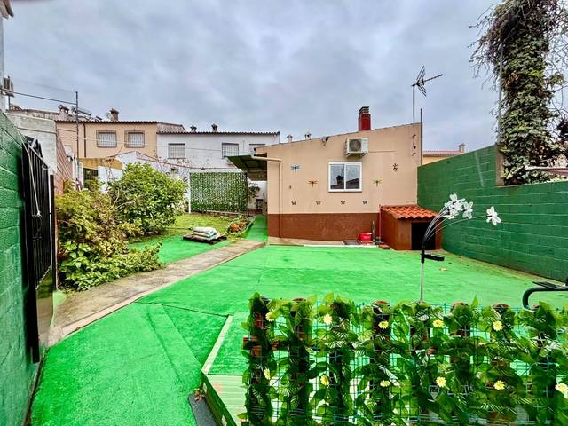 Casa-chalet en Venta en Malpartida de Plasencia