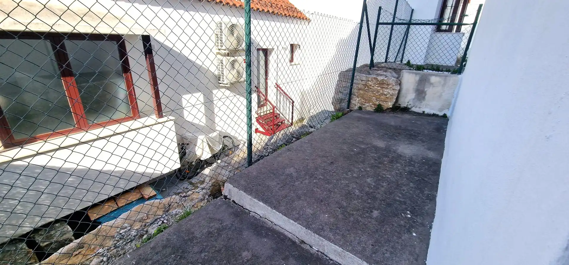 Außenansicht von Einfamilien-Reihenhaus zum Verkauf in Cártama mit Privatgarten und Terrasse
