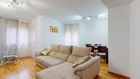 Living room of Flat for sale in  Zaragoza Capital  with Air Conditioner, Heating and Balcony