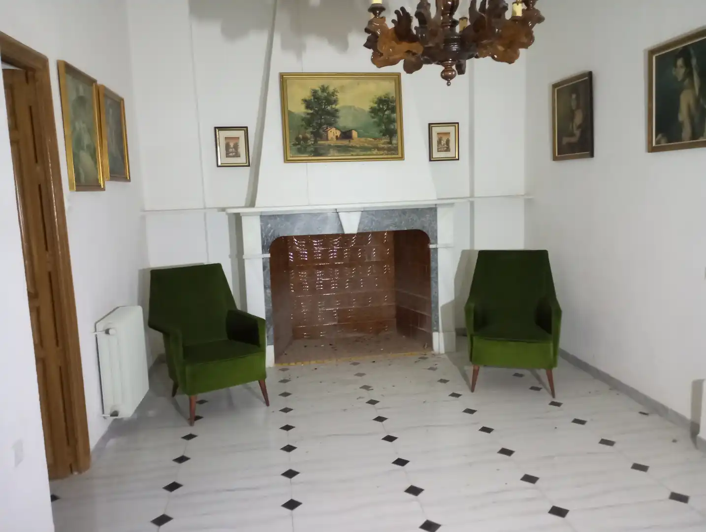 Edificio en venta en Baza
