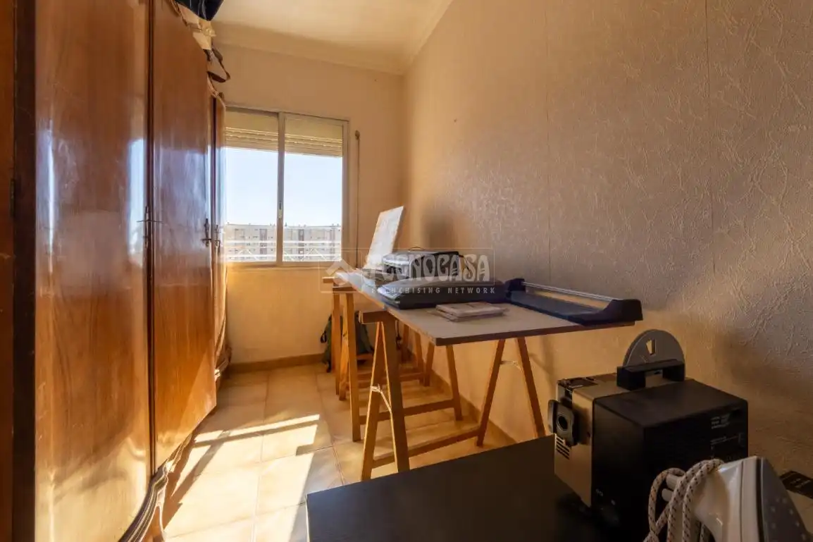 Schlafzimmer von Wohnung zum Verkauf in Tarragona mit Balkon