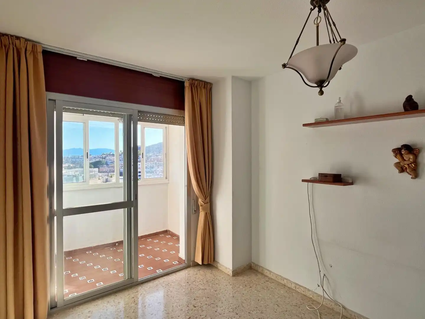Habitación de Piso en venta en Rincón de la Victoria con Aire acondicionado, Terraza y Piscina comunitaria