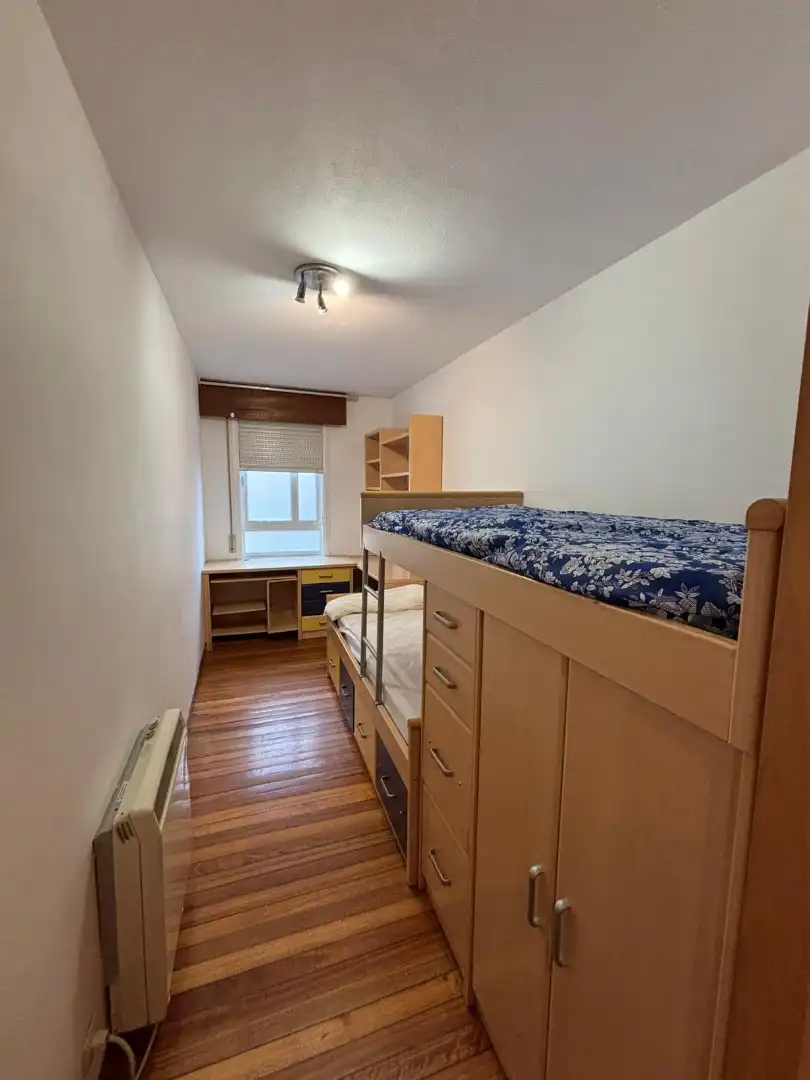 Bedroom of Flat for rent in Santiago de Compostela   with Furnished, Oven and Washing machine