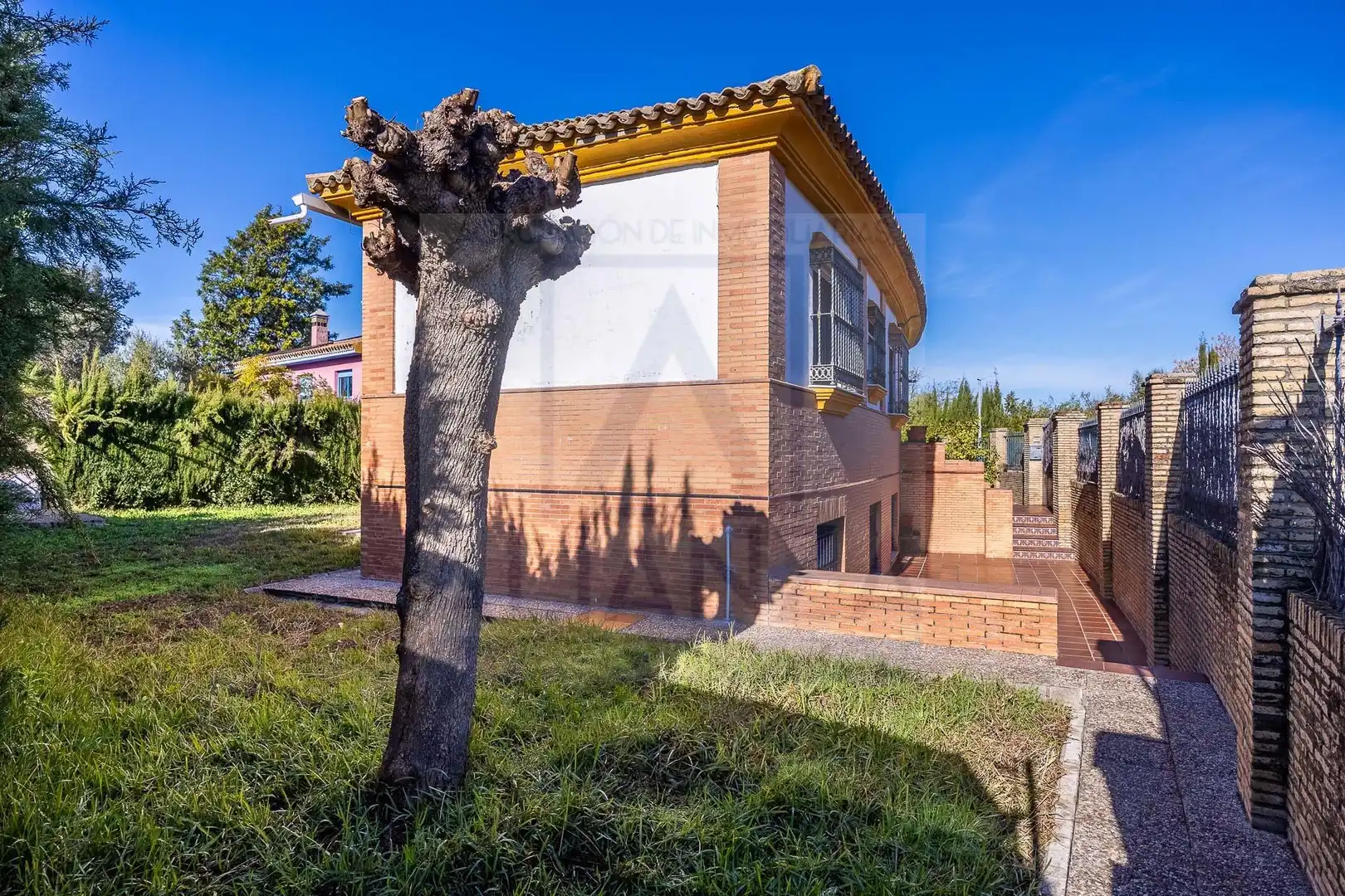 Exterior view of Houses for sale in Valencina de la Concepción  with Air Conditioner, Private garden and Community pool