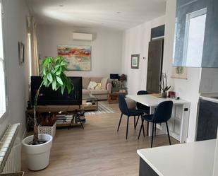 Living room of Flat to rent in  Madrid Capital  with Air Conditioner, Heating and Alarm