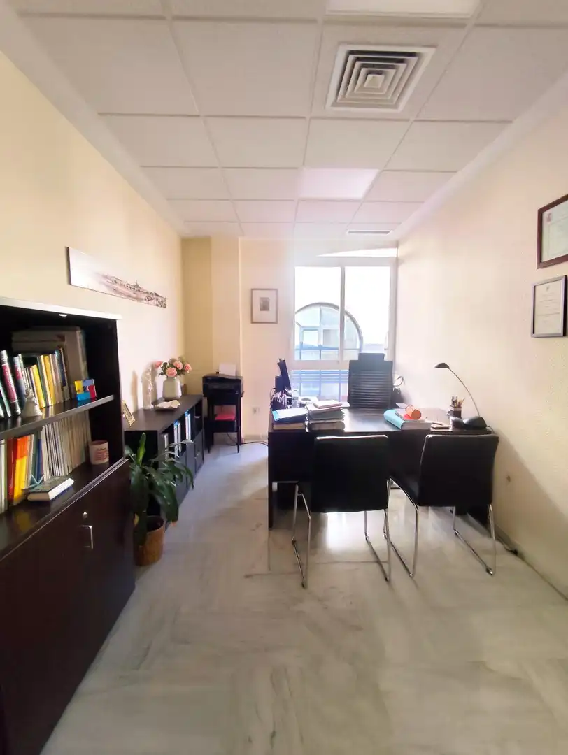 Büro zum Verkauf in Sevilla mit Klimaanlage