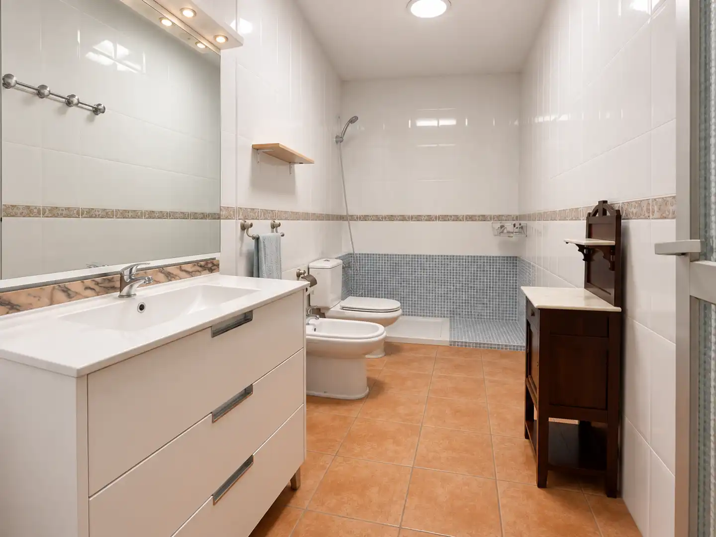Bathroom of Houses for sale in Burjassot  with Terrace and Storage room