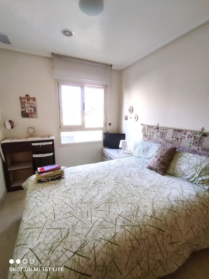 Schlafzimmer von Wohnung zur Miete in Elche / Elx mit Möbliert, Ofen und Waschmaschine
