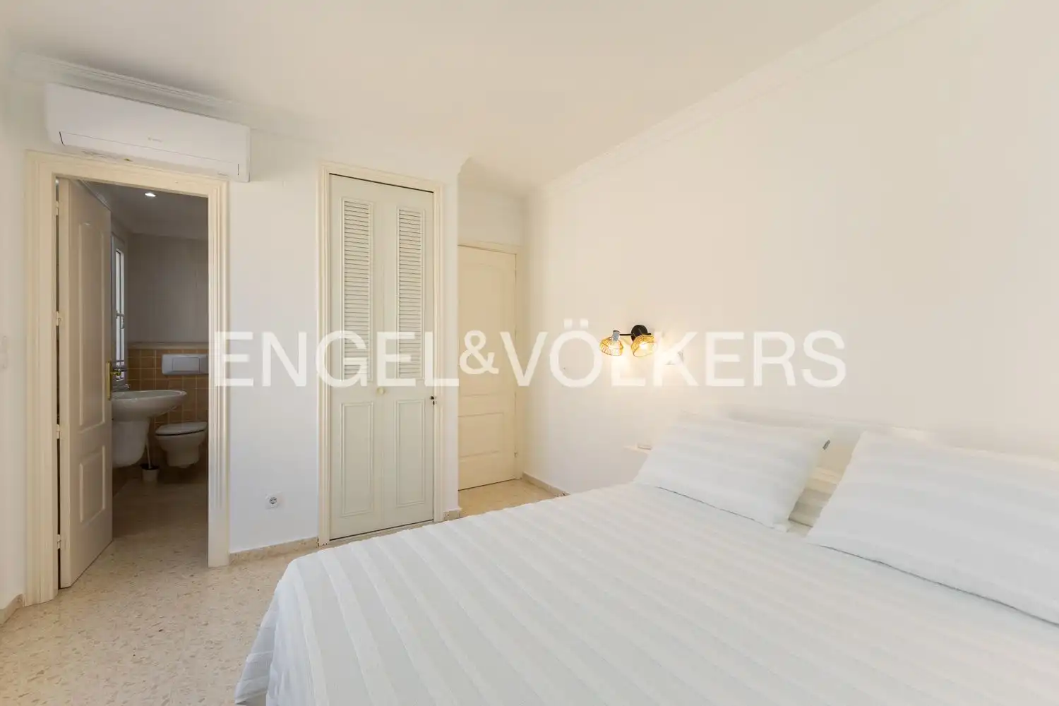 Habitación de Casa o chalet de alquiler en Oliva con Aire acondicionado, Calefacción y Jardín privado