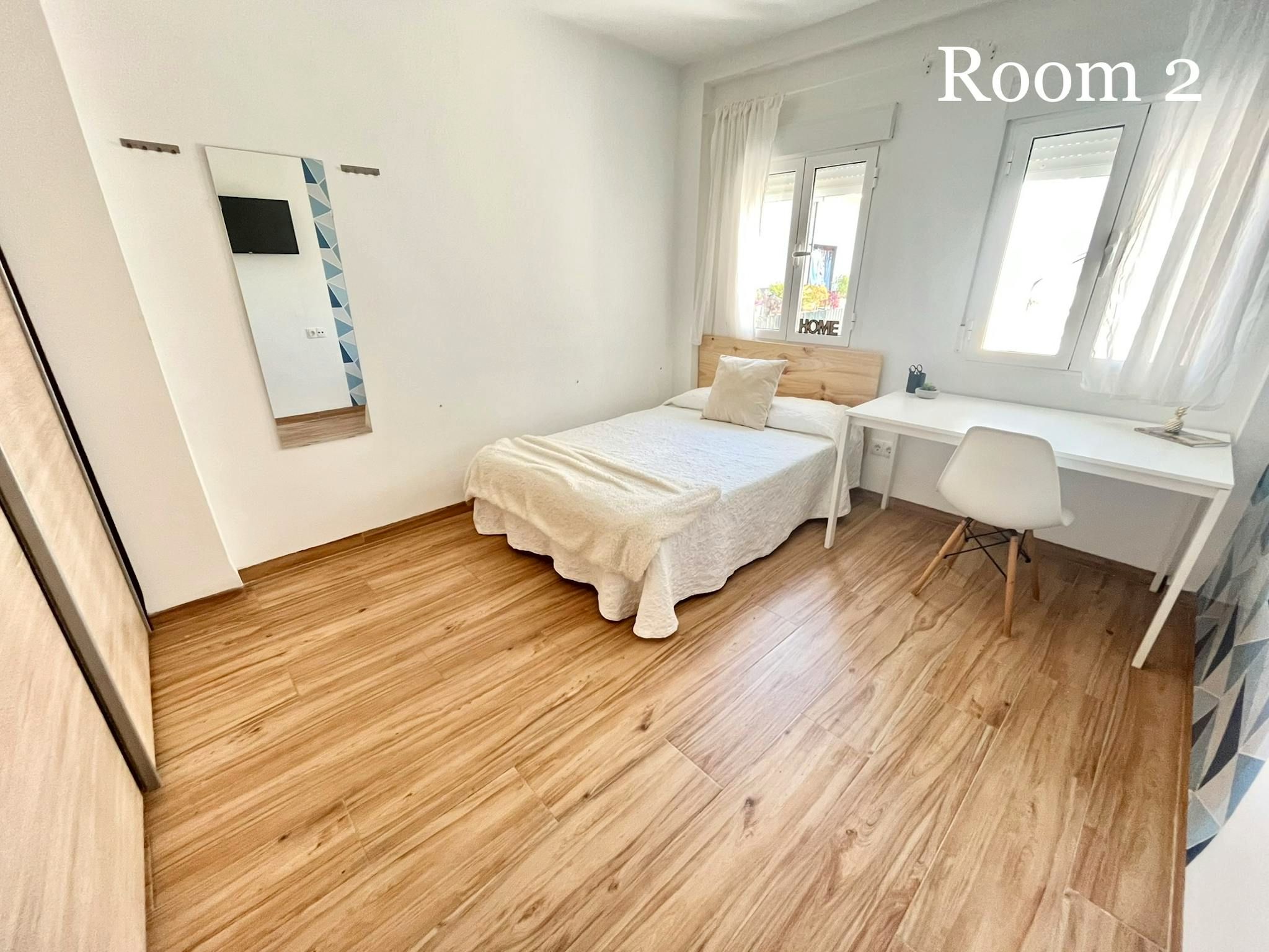 Bedroom of Flat to share in  Sevilla Capital  with Air Conditioner, Furnished and Washing machine