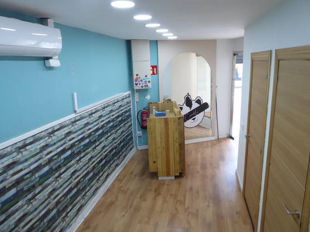 Local comercial en Alquiler en Valldaura - Carretera de Cardona