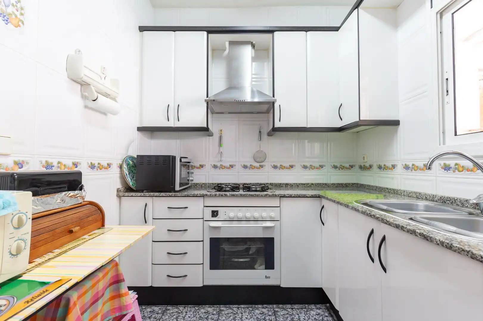 Cuina de Casa o xalet en venda en Sant Cugat del Vallès amb Aire condicionat, Calefacció i Terrassa
