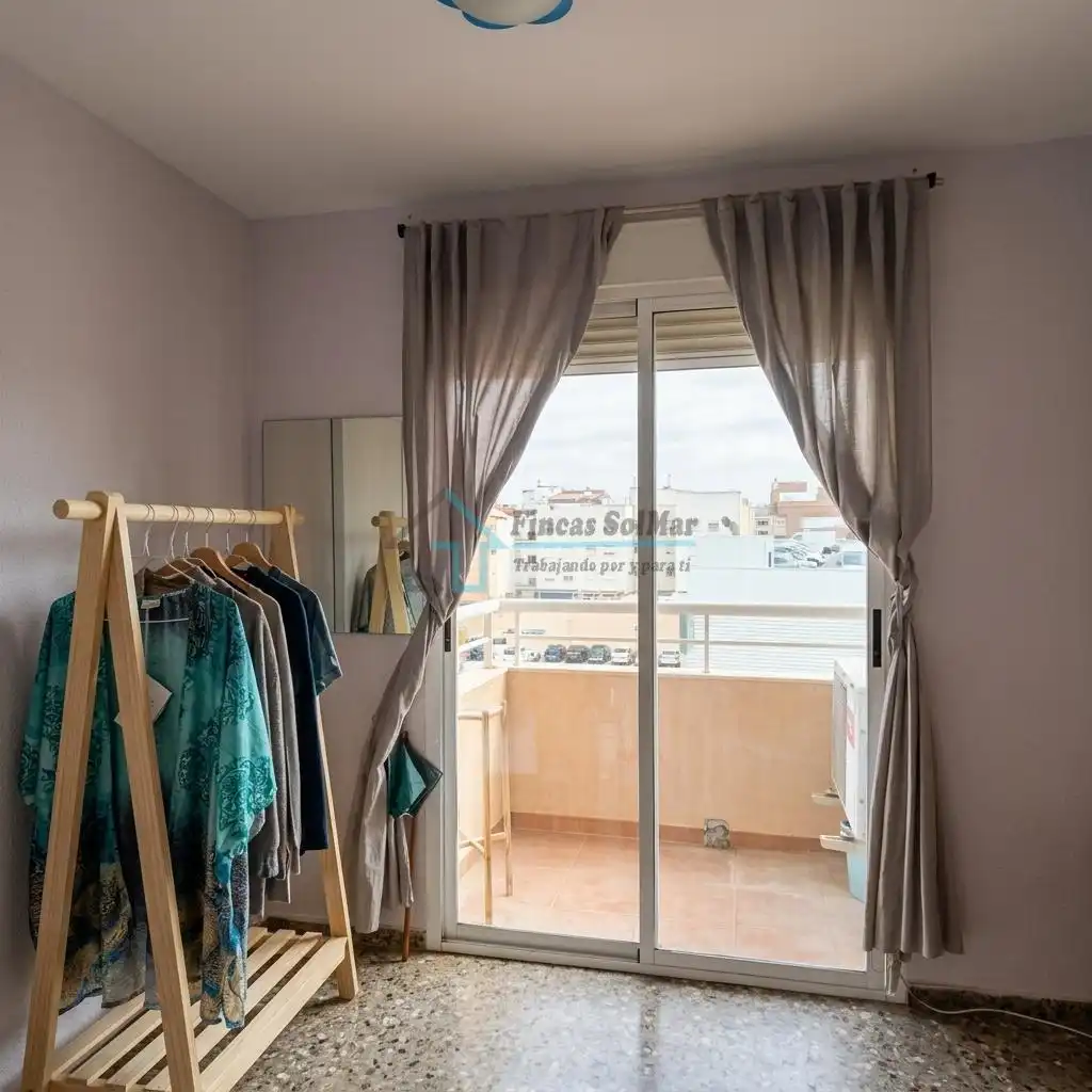 Habitación de Apartamento en venta en Castellón de la Plana / Castelló de la Plana con Aire acondicionado, Calefacción y Trastero