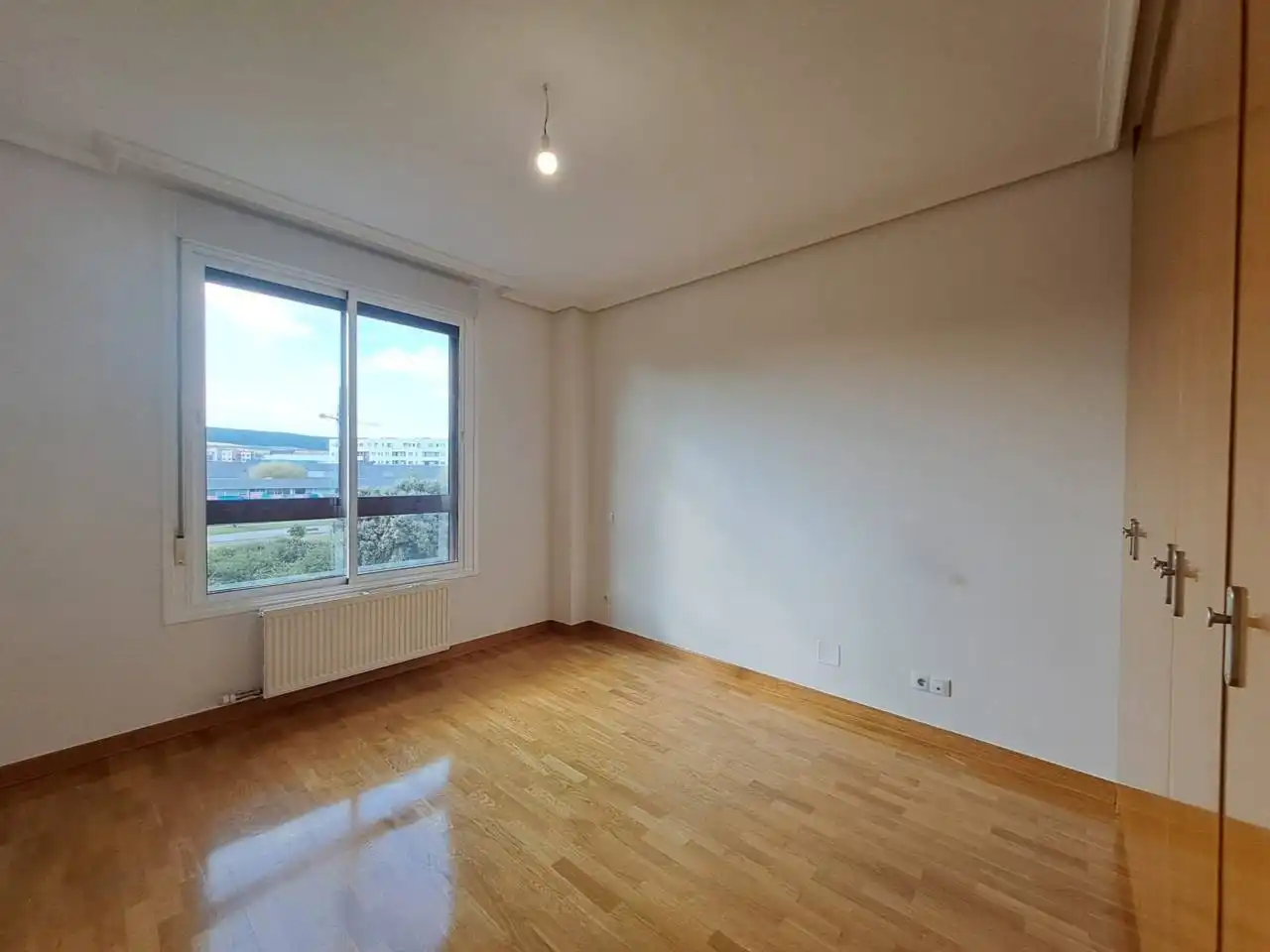Schlafzimmer von Wohnung zur Miete in Burgos mit Heizung, Parkett und Terrasse