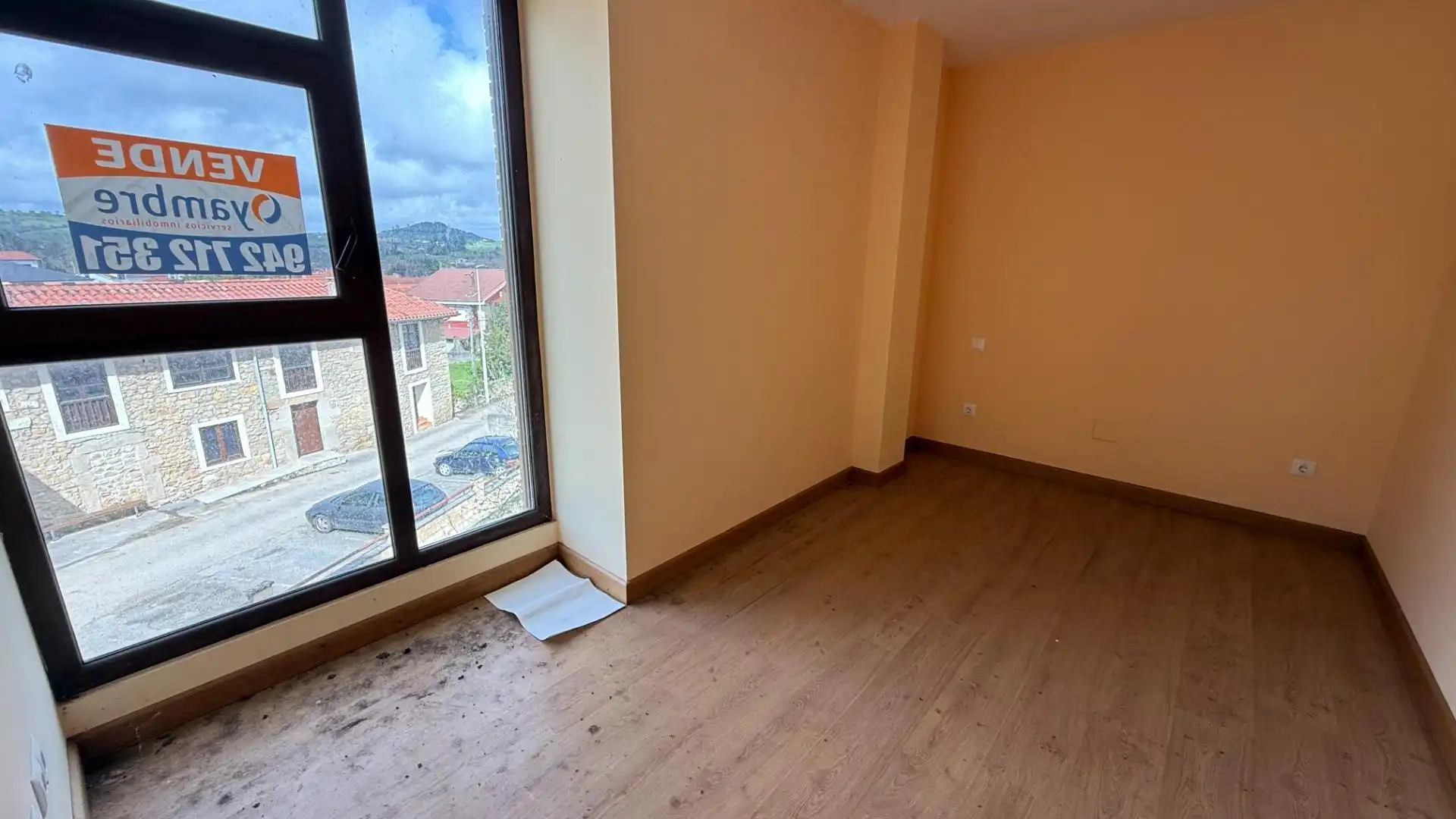 Habitación de Edificio en venta en Reocín