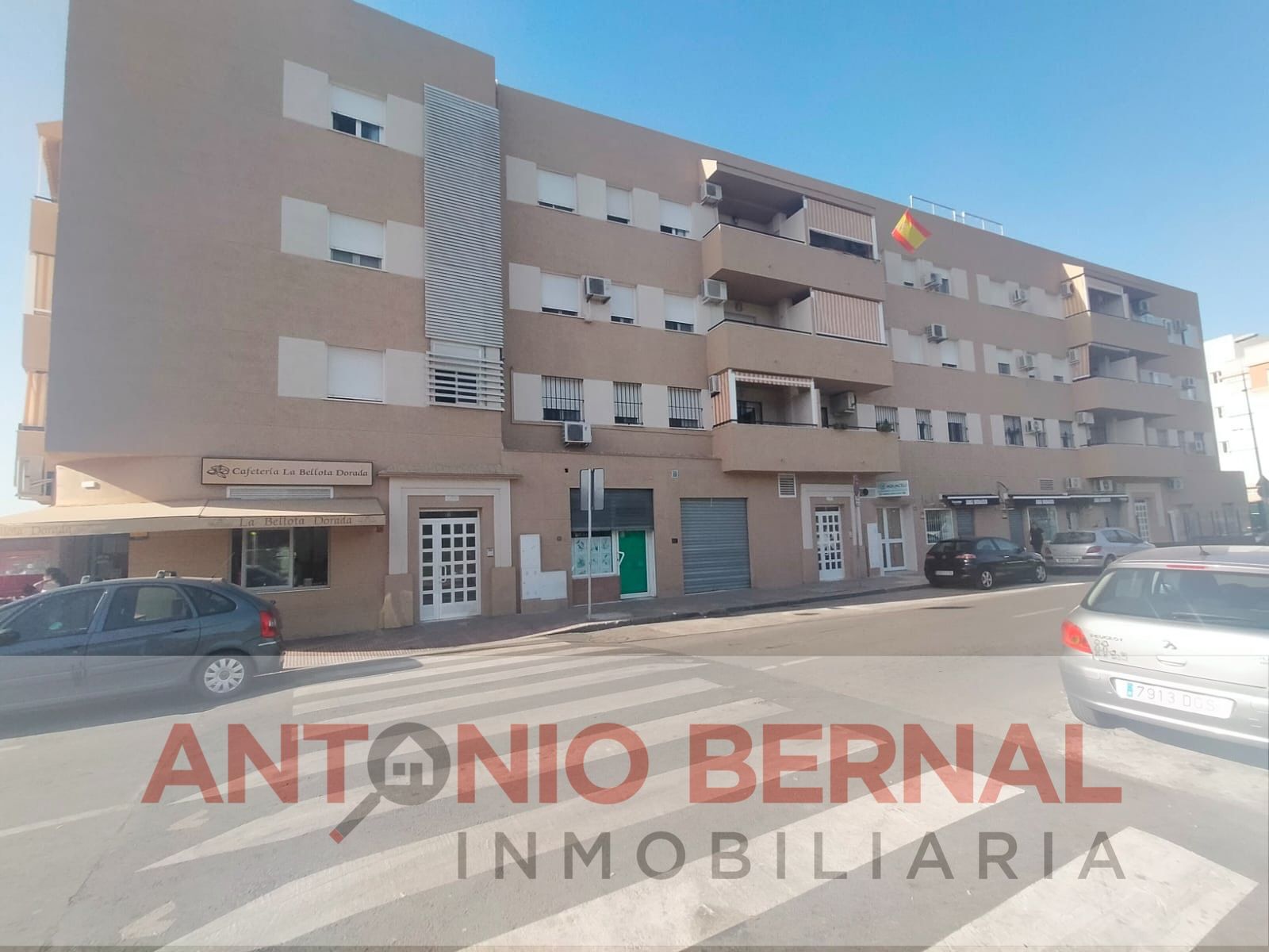 Vista exterior de Pis en venda en Jerez de la Frontera amb Aire condicionat, Terrassa i Traster