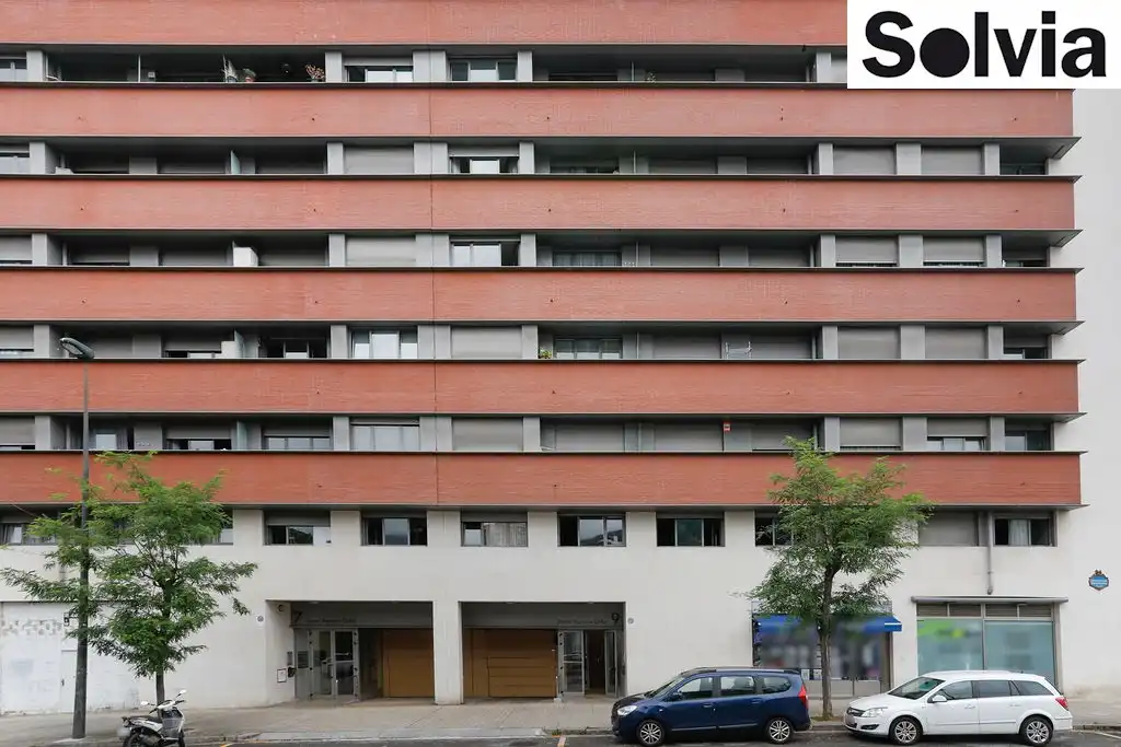 Piso con ascensor en venta en Espinosa Orive Doktorearen Kalea 9, imagen 3