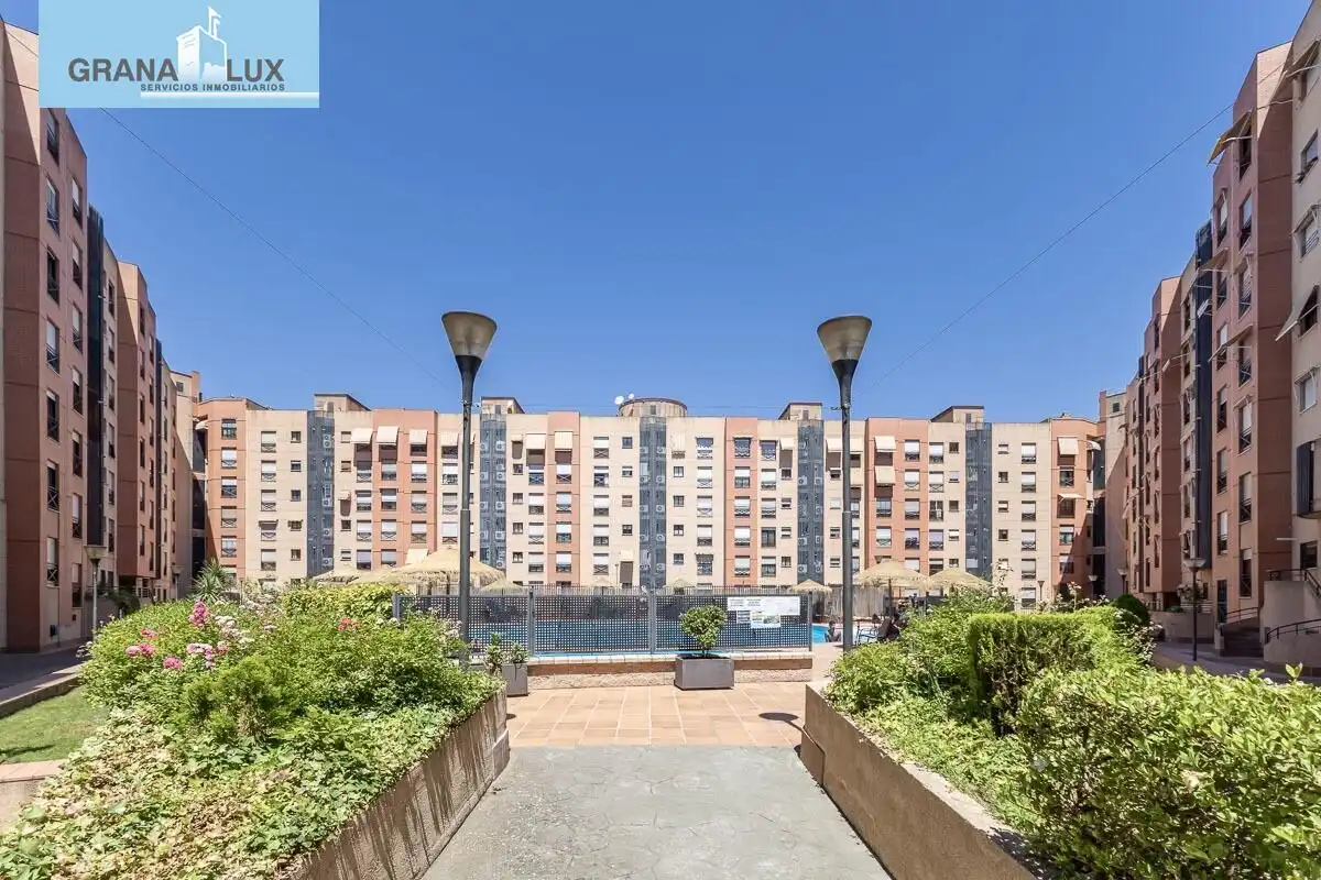 Exterior view of Flat for sale in Granada  with Air Conditioner, Heating and Terrace