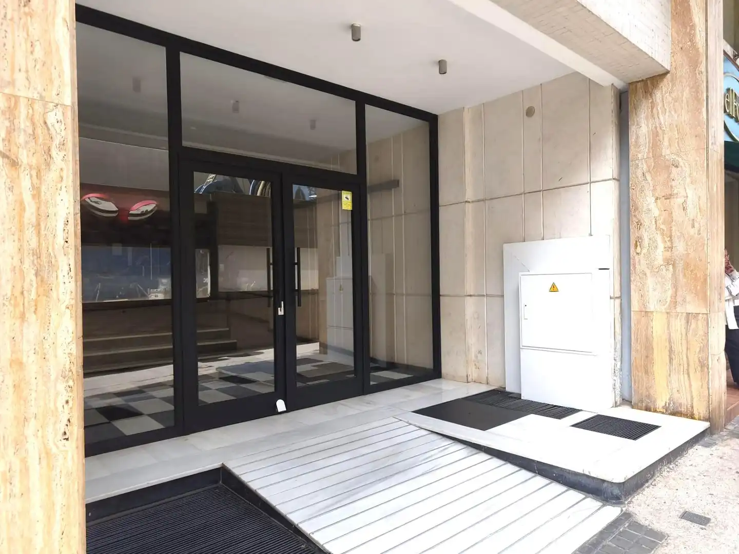 Locale commerciale in vendita a Carrer del Comte d'Urgell, imagen 2