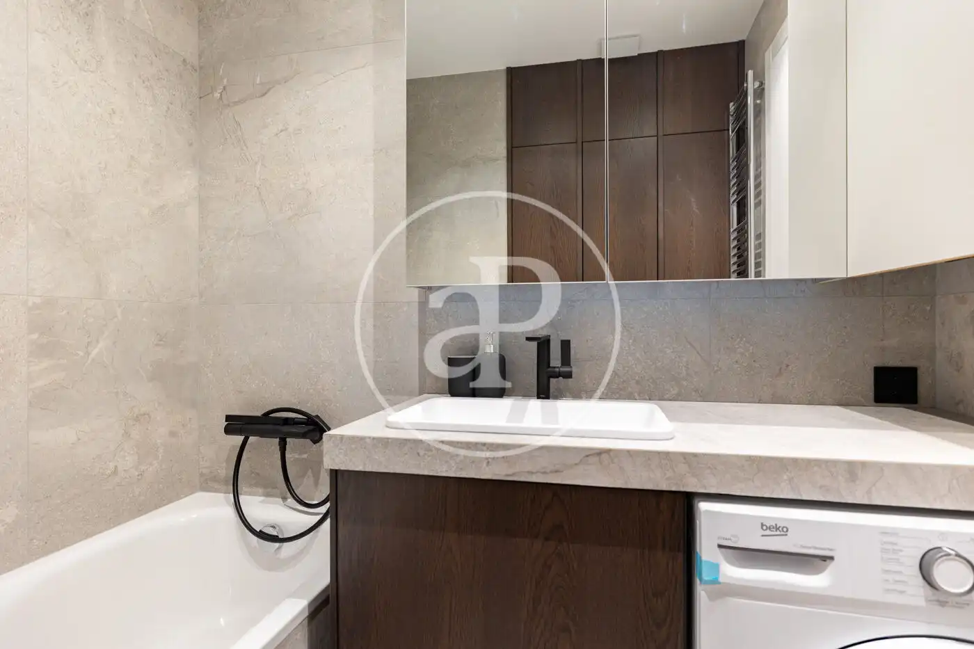 Baño de Piso en venta en Barcelona con Aire acondicionado, Calefacción y Amueblado