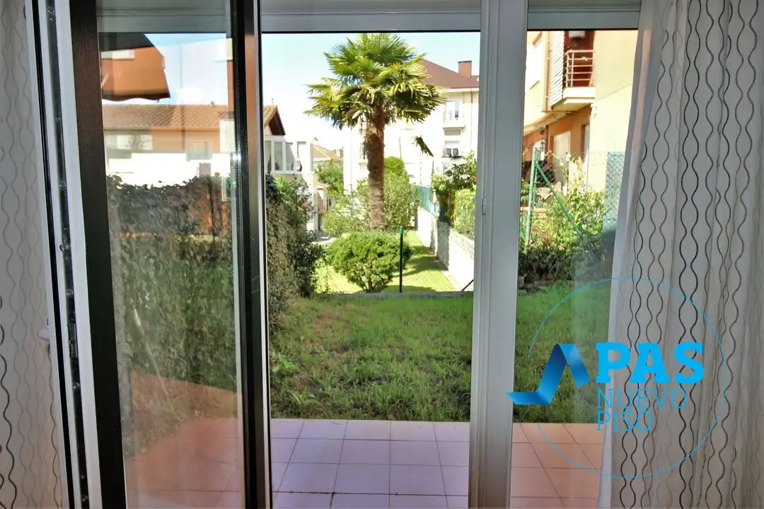 Terraza de Piso de alquiler en Piélagos con Calefacción, Jardín privado y Parquet