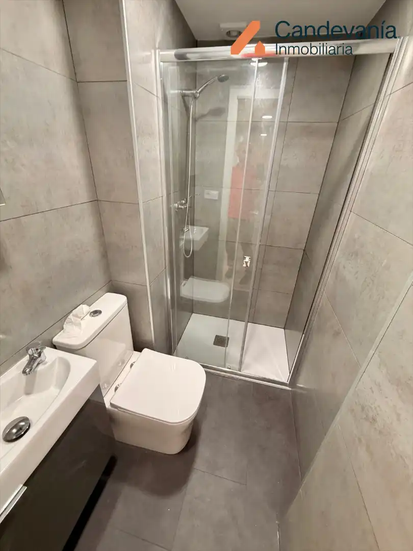 Bany de Pis en venda en Zaragoza amb Terrassa, Forn i Rentadora
