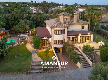 Chalet con piscina en venta en Dehesa - Monacilla