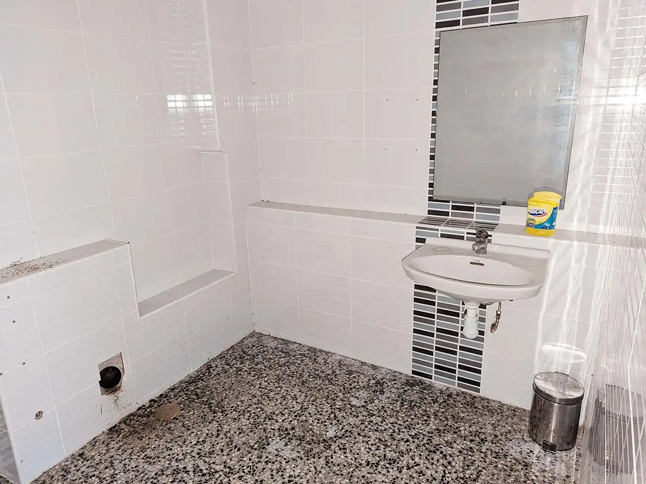 Badezimmer von Geschaftsraum zur Miete in Ulldecona