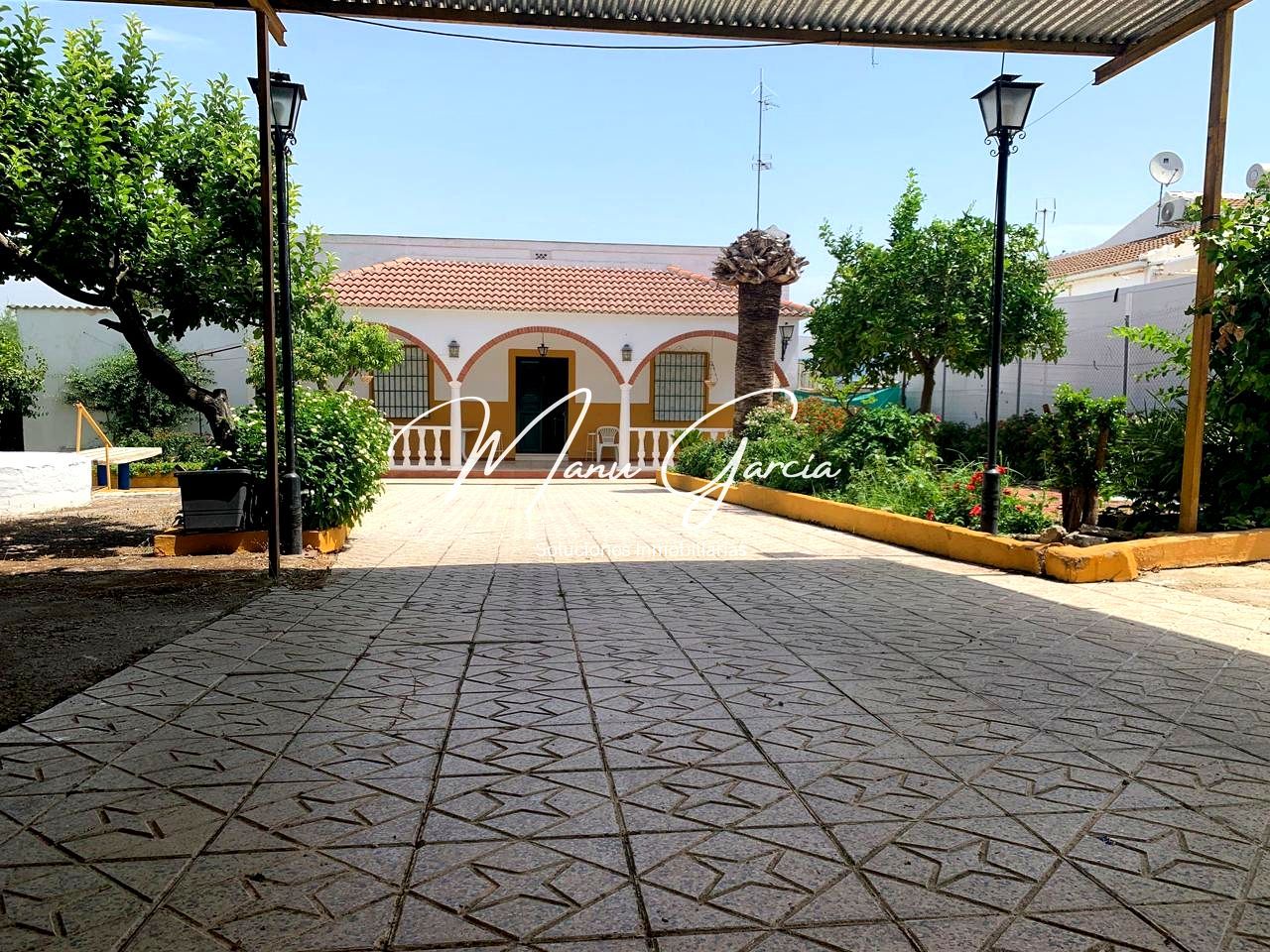 Exterior view of Country house for sale in Lucena  with Private garden, Terrace and Storage room