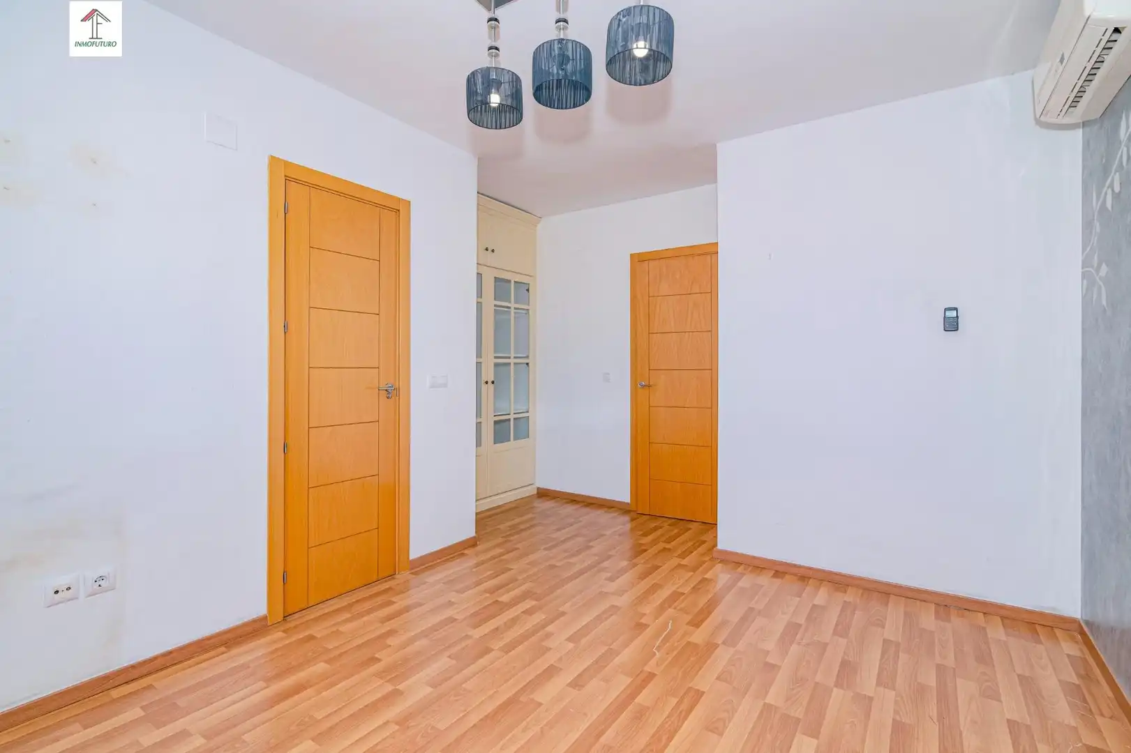 Casa aparellada amb terrassa en venda a Avenida LUIS JAVIER 2, imagen 27