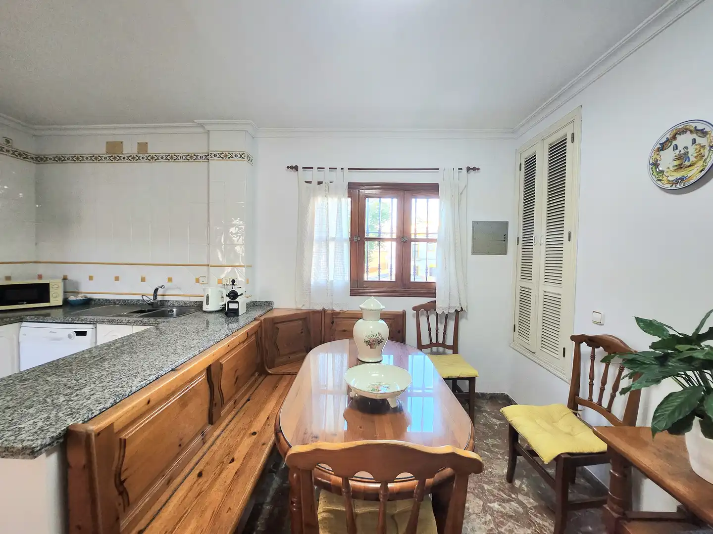 Comedor de Casa o chalet en venta en Alcalá de Guadaira con Aire acondicionado, Calefacción y Jardín privado