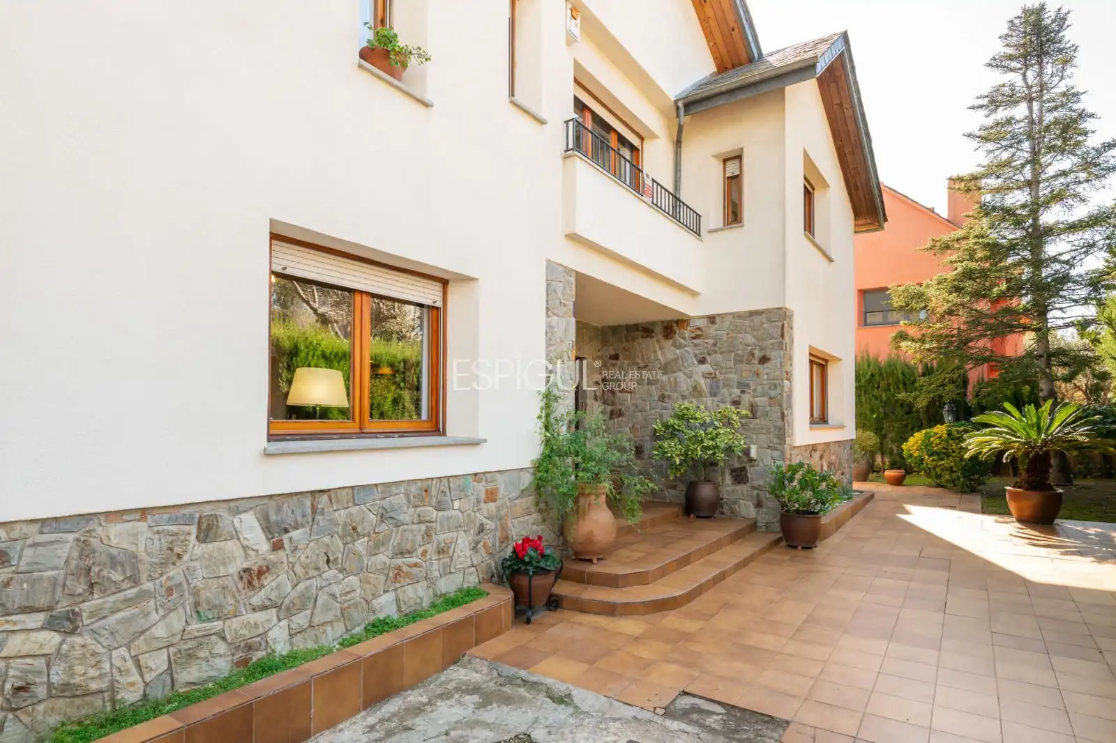 Exterior view of Houses for sale in Sant Cugat del Vallès  with Air Conditioner, Heating and Parquet flooring