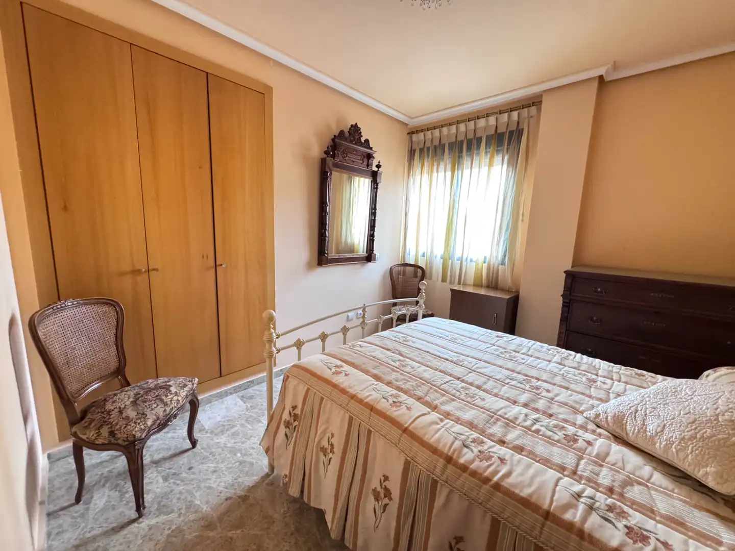 Habitación de Piso en venta en Xirivella con Aire acondicionado, Amueblado y Balcón
