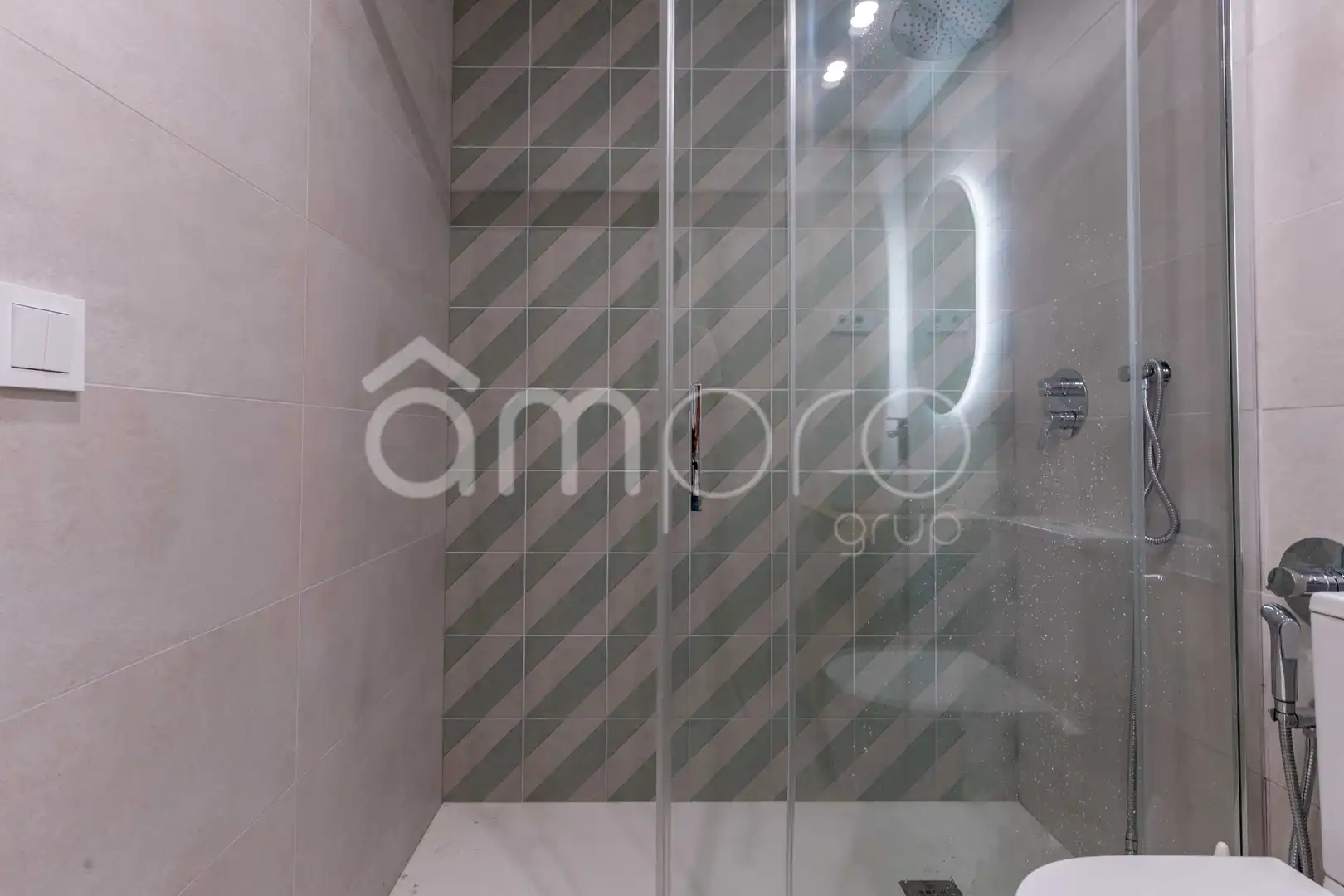 Baño de Piso en venta en Cubelles con Terraza y Trastero