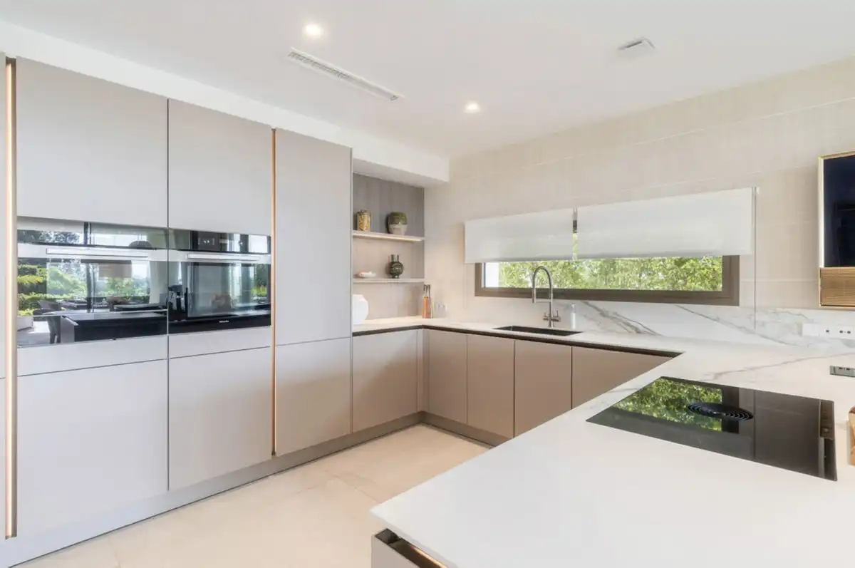 Chalet con piscina en venta en Nueva Andalucía, imagen 4