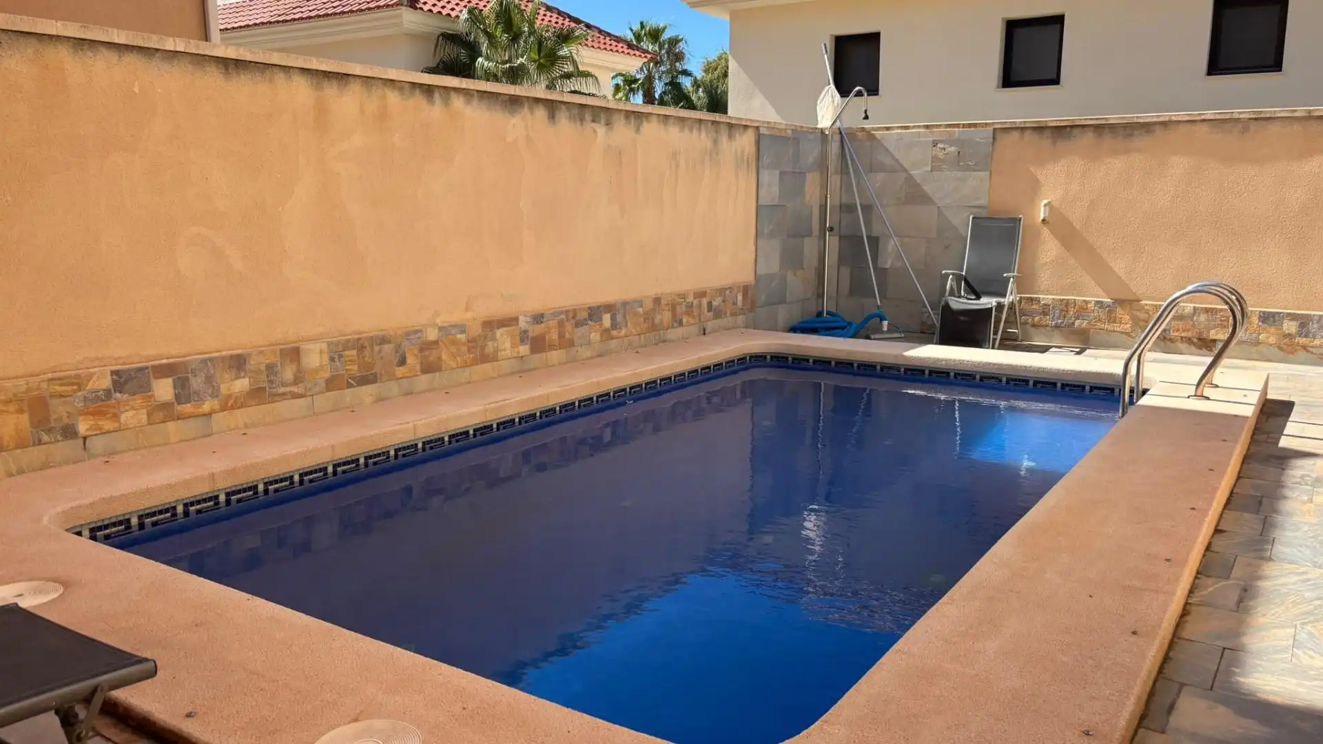 Detached house with terrace for sale in Calle Calle Naranjo de Bulnes, imagen 5