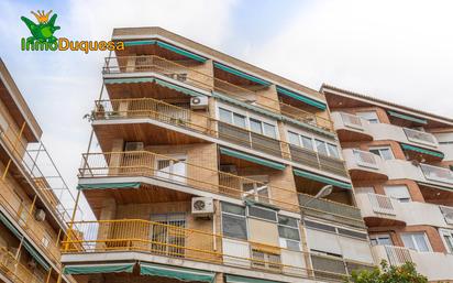 Außenansicht von Wohnung zum verkauf in  Granada Capital mit Klimaanlage, Terrasse und Balkon