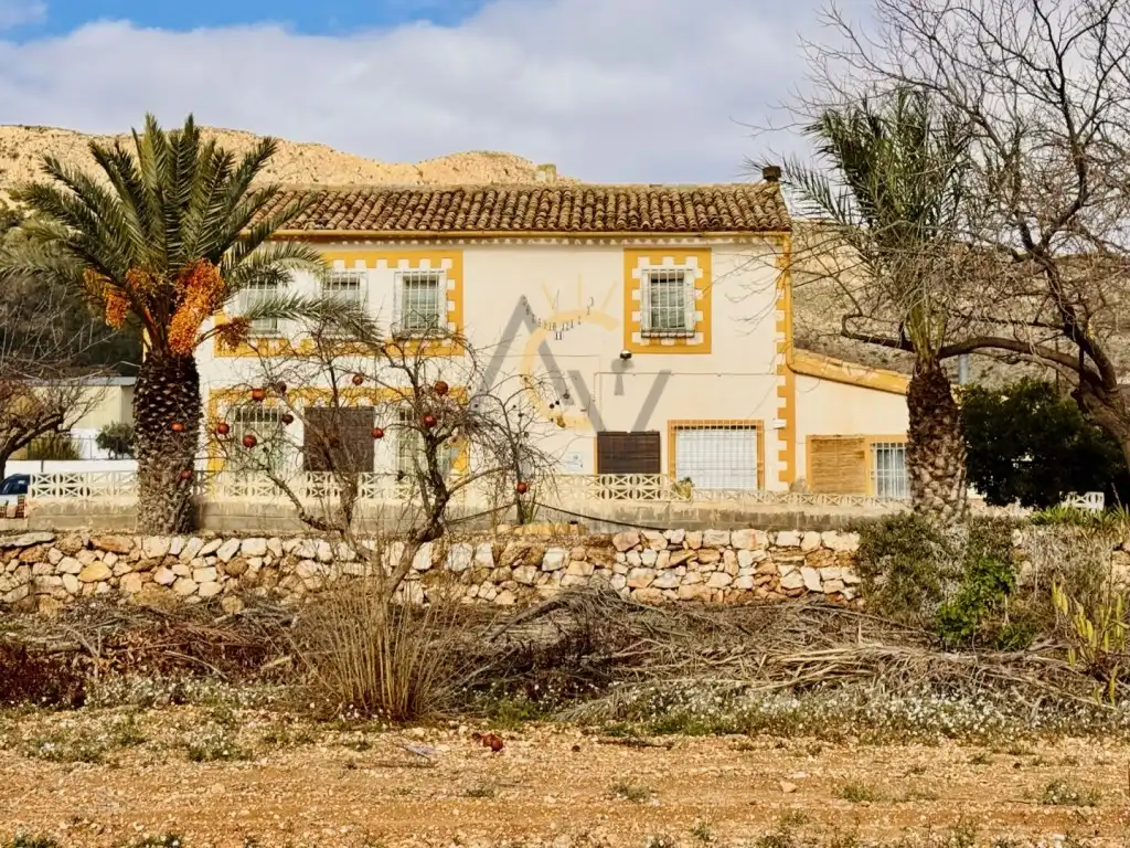 Villa zum Verkauf in Partida Umbria Alta De Algayat