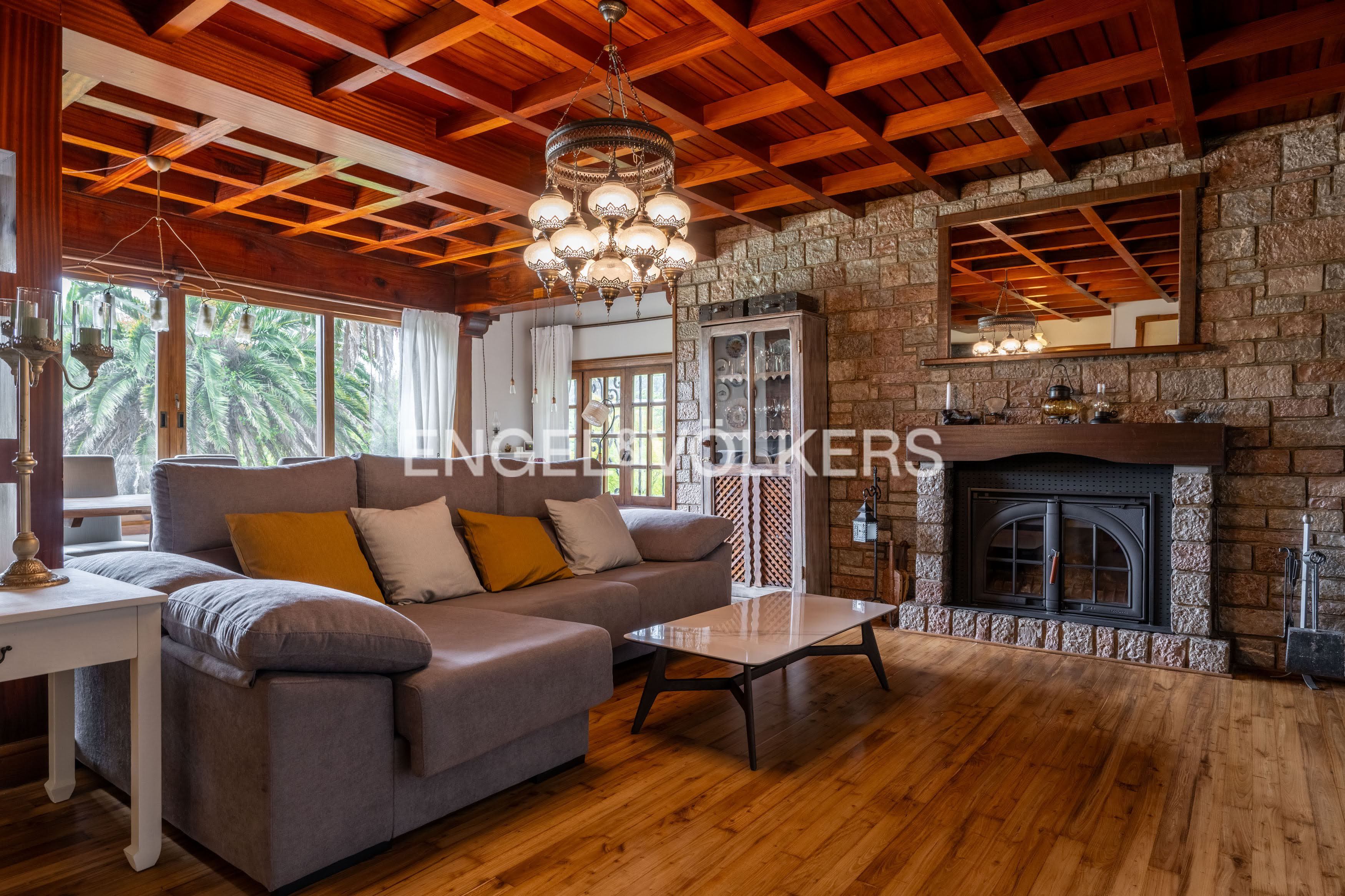 Living room of Country house for sale in Donostia - San Sebastián   with Air Conditioner, Heating and Private garden