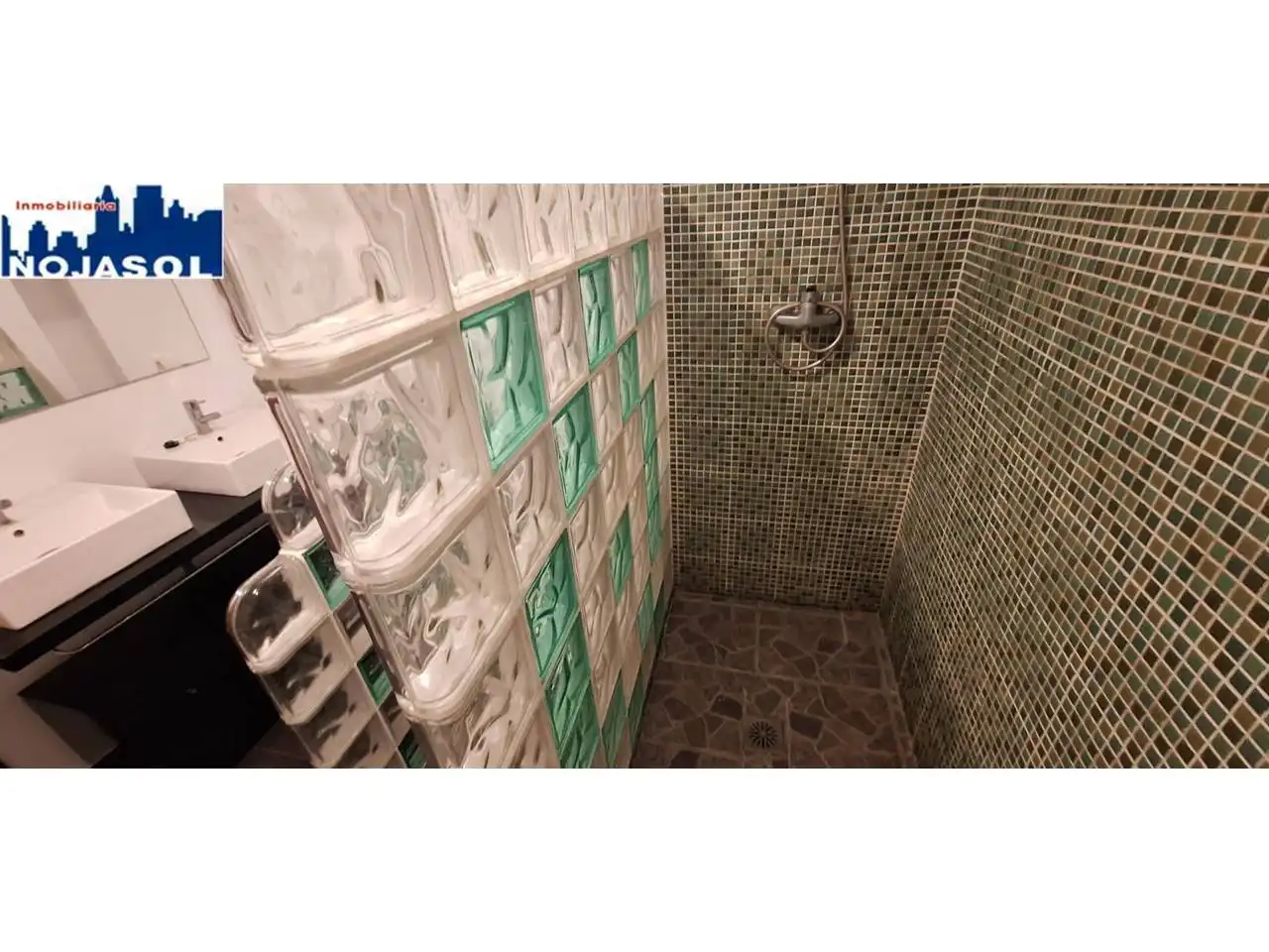 Bany de Apartament de lloguer en Noja amb Calefacció, Terrassa i Moblat